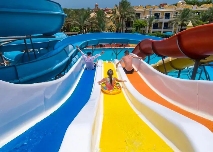 Apartmanhotel Mirage Bay & Aquapark Gurdaka