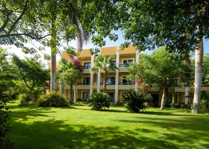 Mirage Bay & Aquapark Apartmanhotel Gurdaka